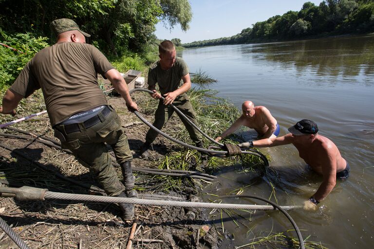 Операция по подъему танка Т-34 времен ВОВ со дна Дона в Воронежской области