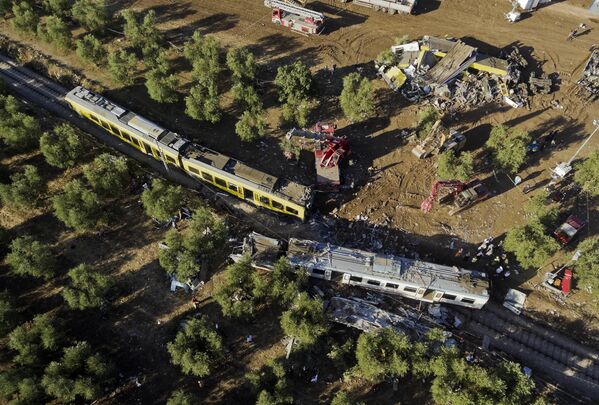 Два поезда столкнулись на юге Италии в провинции Бари