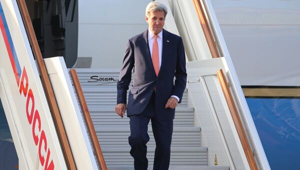 Государственный секретарь США Джон Керри в международном аэропорту Внуково-2 во время визита в Москву