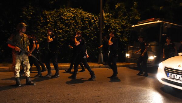 Военные на улице Стамбула, Турция