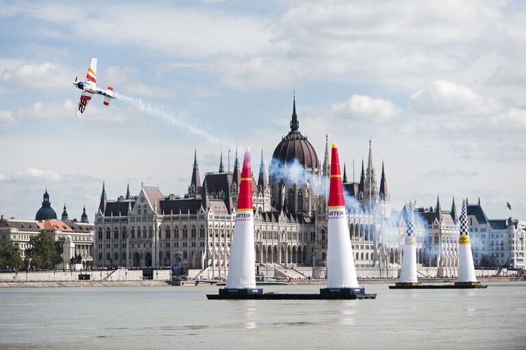 Международные авиагонки Red Bull Air Race World Championship в Венгрии