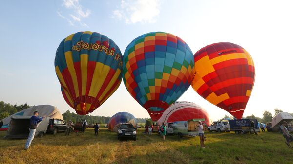 Воздухоплаватели готовятся к полетам на воздушных шарах на Фестивале воздухоплавания Золотое кольцо России в Переславле-Залесском