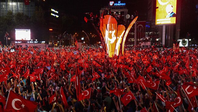 Митинг в поддержку президента Турции Тайипа Эрдогана в Анкаре. Архивное фото