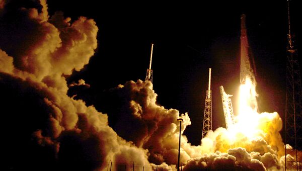 Ракета Falcon 9 с грузовиком Dragon для МКС стартовала с мыса Канаверал. 18 июля 2016