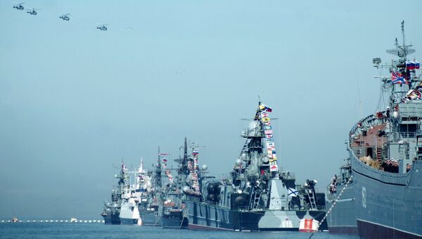Корабли Черноморского флота РФ во время репетиции военного парада в Севастополе