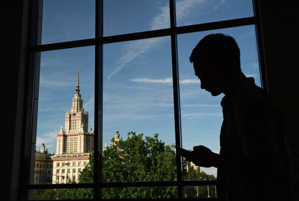 Вид на здание Московского государственного университета имени М.В. Ломоносова из ломоносовского корпуса Вид на здание Московского государственного университета имени М.В. Ломоносова из ломоносовского корпуса