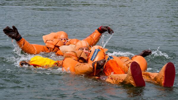 Тренировка экипажа МКС по водному выживанию. 18 июля 2016