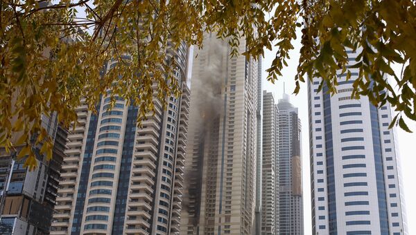Пожар в небоскребе Sulafa Tower в популярном районе Дубая Dubai Marina
