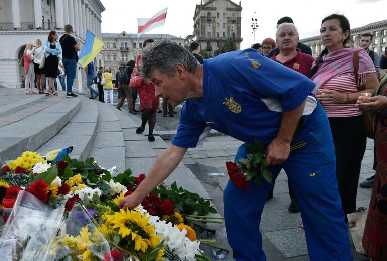 Участники акции памяти журналиста Павла Шеремета в Киеве