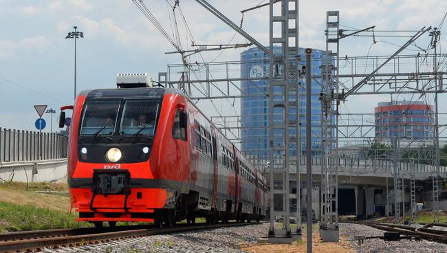 Рельсовый автобус РА2 во время обкатки на Малом кольце Московской железной дороги. Архивное фото