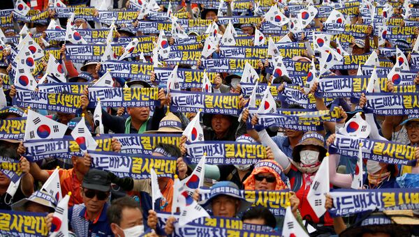 Демонстрация против плана размещения в Южной Корее новейшей американской системы перехвата ракет THAAD в Сеуле. 21 июля 2016