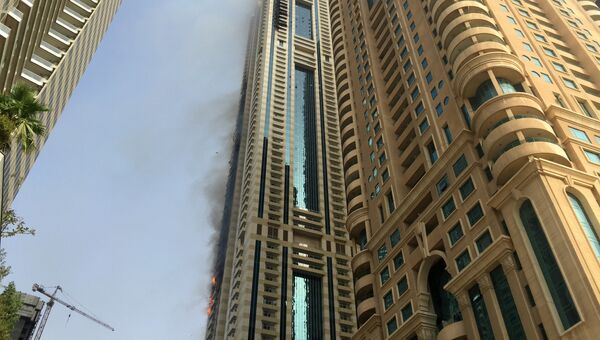Пожар в небоскребе Sulafa Tower в популярном районе Дубая Dubai Marina