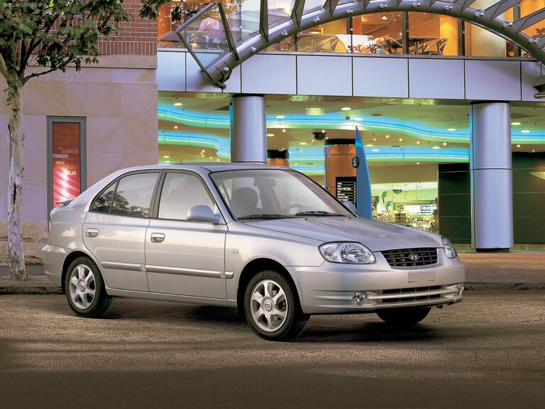 Автомобиль Hyundai Accent Автомобиль Hyundai Accent