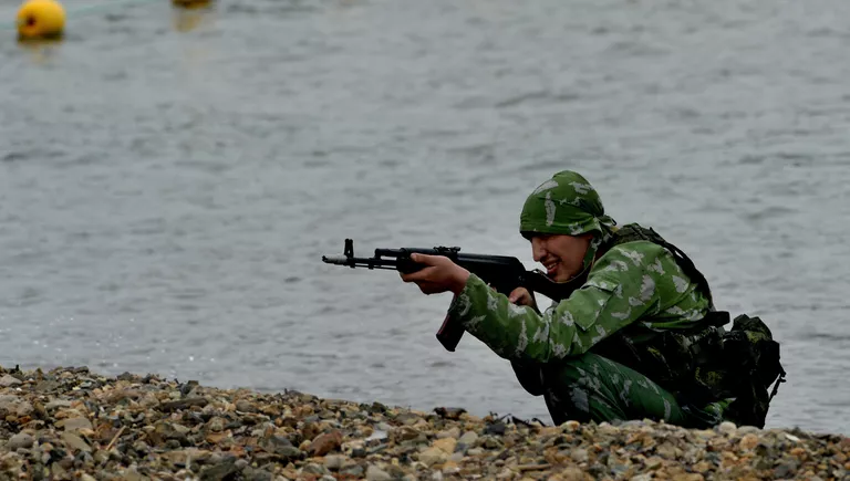 Показательные выступления морских пехотинцев на торжественной церемонии принятия присяги во Всероссийском детском центре Океан Показательные выступления морских пехотинцев на торжественной церемонии принятия присяги во Всероссийском детском центре Океан