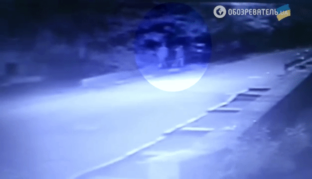 Видео, на котором виден предполагаемый момент установки бомбы под автомобиль Павла Шеремета