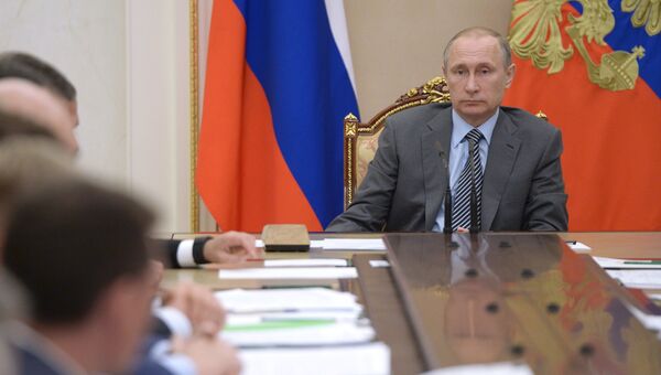 Президент РФ Владимир Путин проводит в Кремле совещание с членами правительства РФ. 22 июля 2016