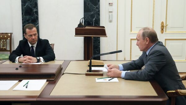 Президент РФ В. Путин провел совещание с членами правительства РФ. 22 июля 2016