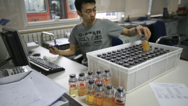 Работа антидопинговой лаборатории перед началом Олимпийских игр 2008 года в Пекине. Архивное фото