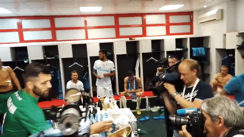 Игроки Зенита пошутили над Кокориным после победы в Суперкубке