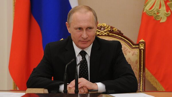 Президент России Владимир Путин проводит совещание с постоянными членами Совета безопасности РФ в Кремле. 26 июля 2016
