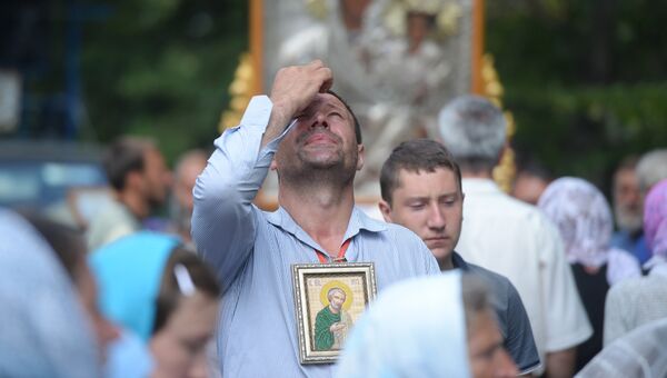 Всеукраинский крестный ход мира, любви и молитвы за Украину заблокирован в Киевской области