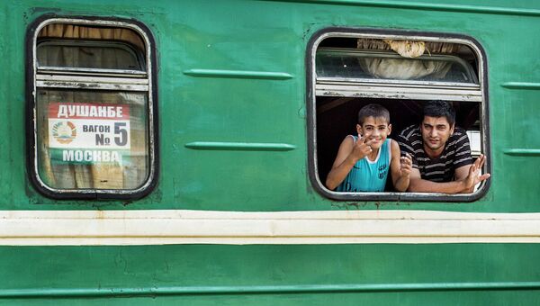 Дорога жизни. Как мигранты из Душанбе добираются на поезде до Москвы