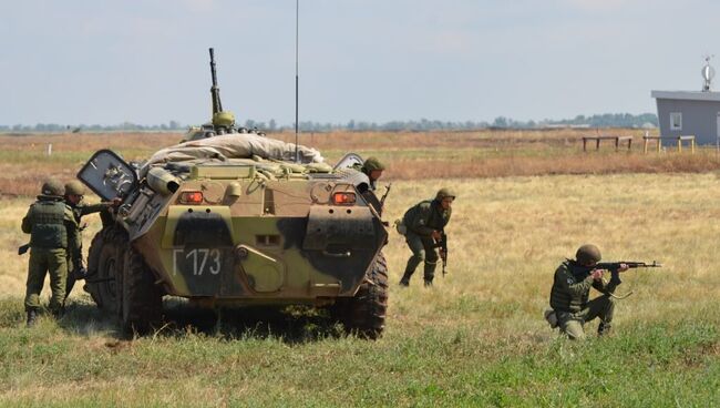 Совместные тактические учения Росгвардии и министерства обороны России в Волгоградской области. Архивное фото