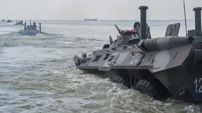 Украинские военные во время учений. Архивное фото