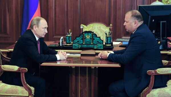 Президент России Владимир Путин и губернатор Калининградской области Николай Цуканов во время встречи в Кремле. 27 июля 2016
