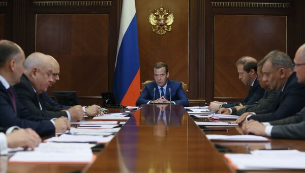 Дмитрий Медведев провел совещание о расходах федерального бюджета на 2017–2019 годы в части развития оборонной промышленности. 28 июля 2016
