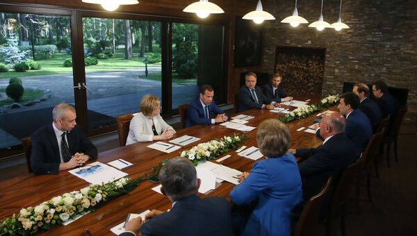 Премьер-министр РФ Д. Медведев встретился с представителями медицинской науки. 28 июля 2016