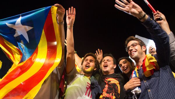 Горожане после досрочных выборов в парламент Каталонии. 2015 год
