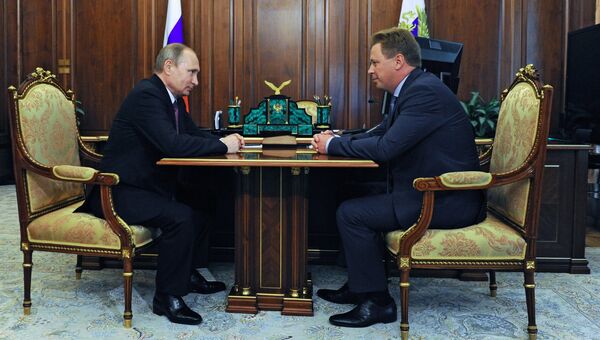 Владимир Путин и Дмитрий Овсянников во время встречи в Кремле. 27 июля 2016