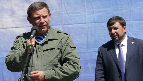 Глава ДНР Александр Захарченко председатель Народного Совета ДНР Денис Пушилин. Архивное фото