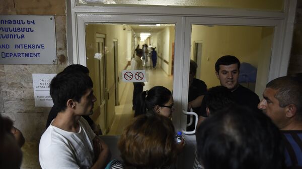 Ситуация близ захваченного в Ереване здания полка полиции. Июль 2016 года