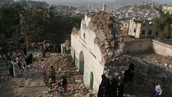 Разрушенная мечеть XVI века на юго-западе города Таиз в Йемене