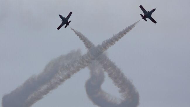 Пилотажная группа ВВС Испании Patrulla Aguila во время выступления на авиашоу