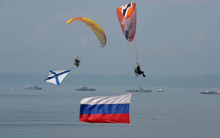 Празднование Дня ВМФ в городах России