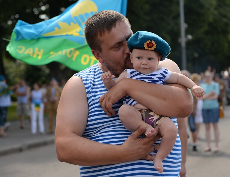 Празднование дня ВДВ в Москве