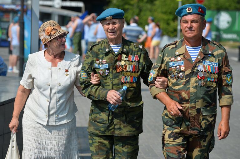 Празднование дня ВДВ в центральном парке культуры и отдыха имени М. Горького в Казани