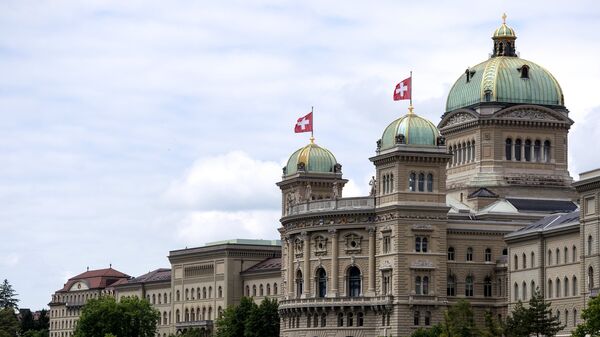 Федеральный дворец (Парламент Швейцарии) в городе Берн