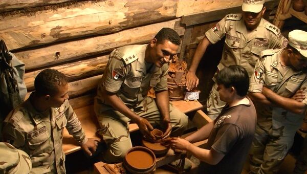 Военных из Египта, КНР и Казахстана научили гончарному искусству в Костромской слободе