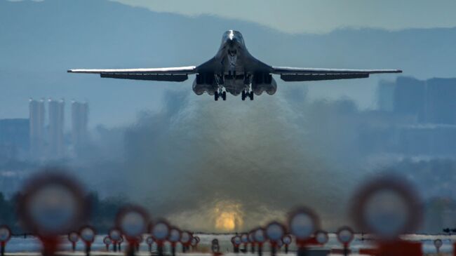 Стратегический бомбардировщик ВВС США B-1B Lancer. Архивное фото