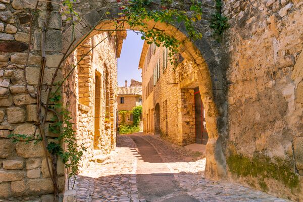 Старый город в Провансе, Франция