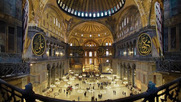 Интерьер Собора Святой Софии в Стамбуле, Турция. Архивное фото