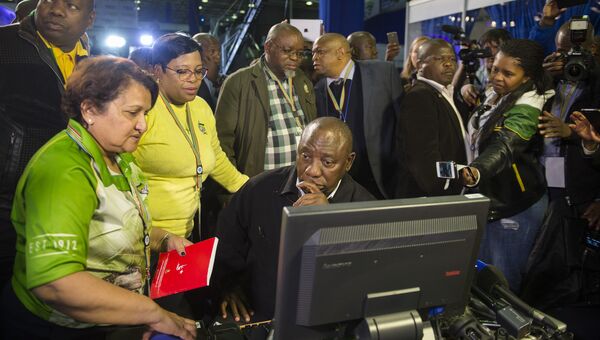 Члены правящей в ЮАР партии Африканский национальный конгресс обсуждают результаты муниципальных выборов. Архивное фото
