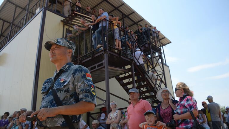 Зрители во время международного конкурса Ключи от неба