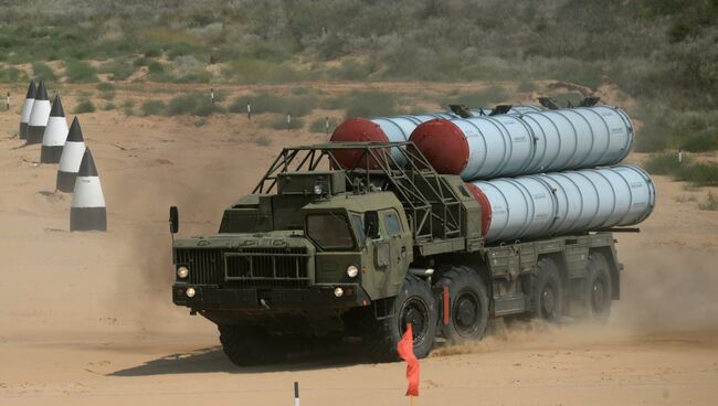 Зенитный ракетный комплекс С-300. Архивное фото