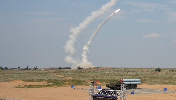 Запуск ракеты во время международного конкурса Ключи от неба, проходящего в рамках Армейских международных игр - 2016, на военном полигоне Ашулук