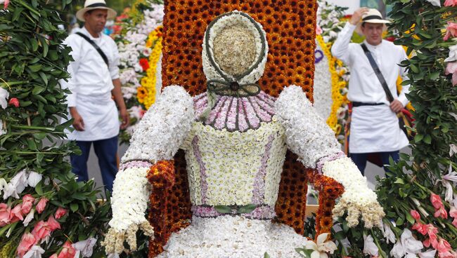 Ежегодный парад цветов Silleteros в Медельине